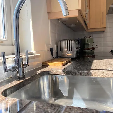 Prime Location- Detached Clifton With Parking