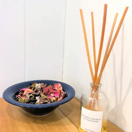 Prime Location! Detached Clifton With Parking