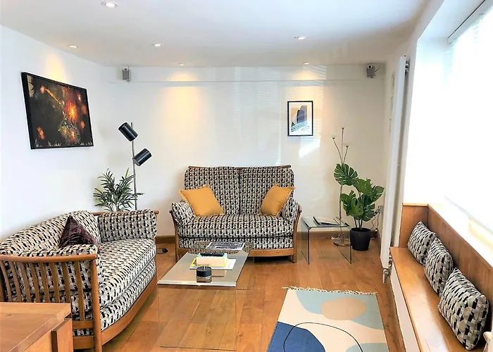 Prime Location! Detached Clifton With Parking * Bristol