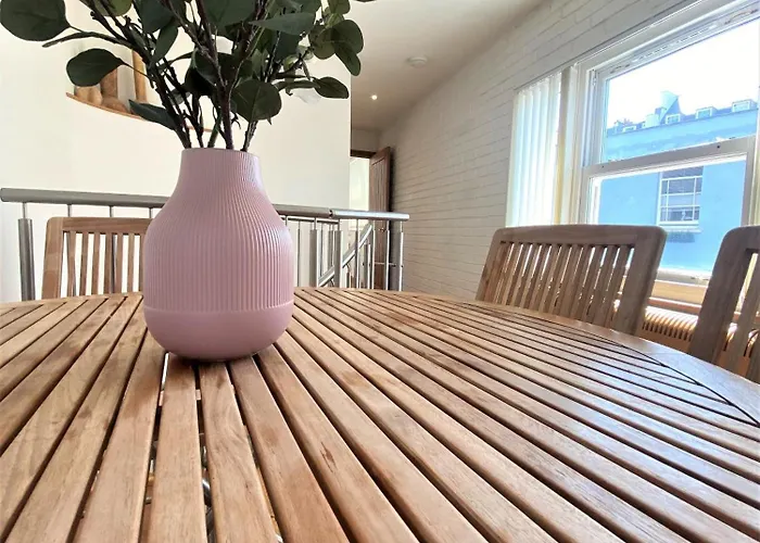 Prime Location! Detached Clifton With Parking Holiday home Bristol