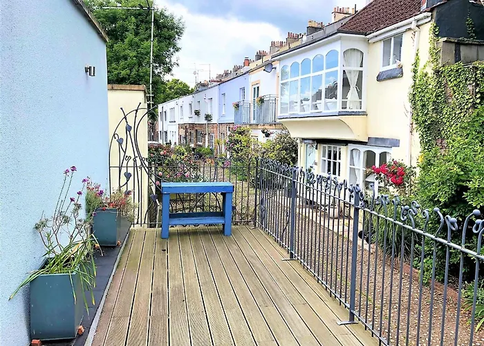 Prime Location! Detached Clifton With Parking Dom wakacyjny *